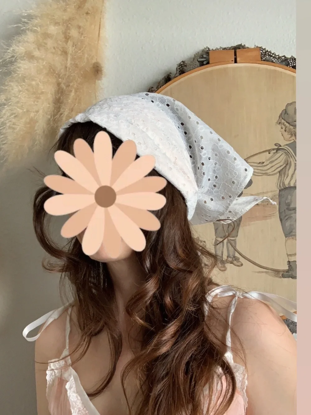Vintage 70s white floral lace quilted headkerchief headscarf